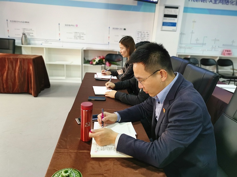喜庆二 奋进新征程丨ZOBO草莓污视频下载组织全体党员及员工代表集体收看党的二召开盛况直播