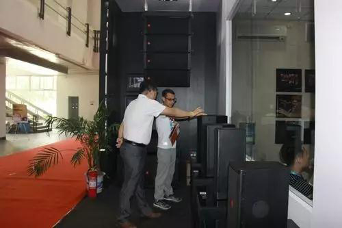 ZOBO草莓污视频下载PALM展第三天