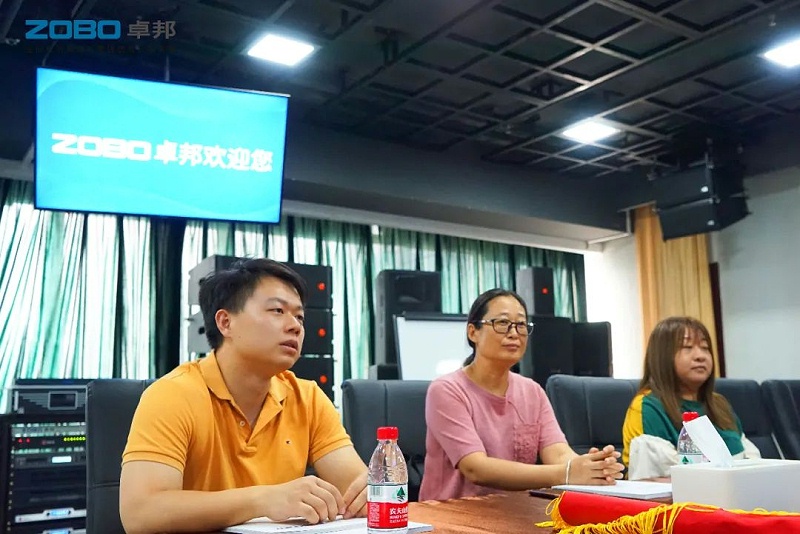 4ZOBO草莓污视频下载捐赠设备支持残联事业丨一面锦旗+一封接收函=弘扬大爱 履行企业社会责任