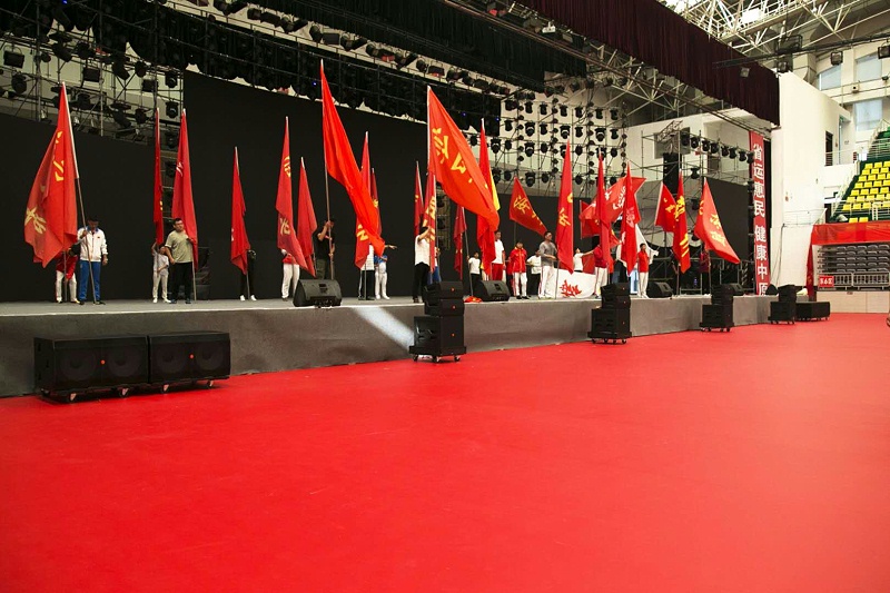 草莓污视频在线场演出的扩声系统设计