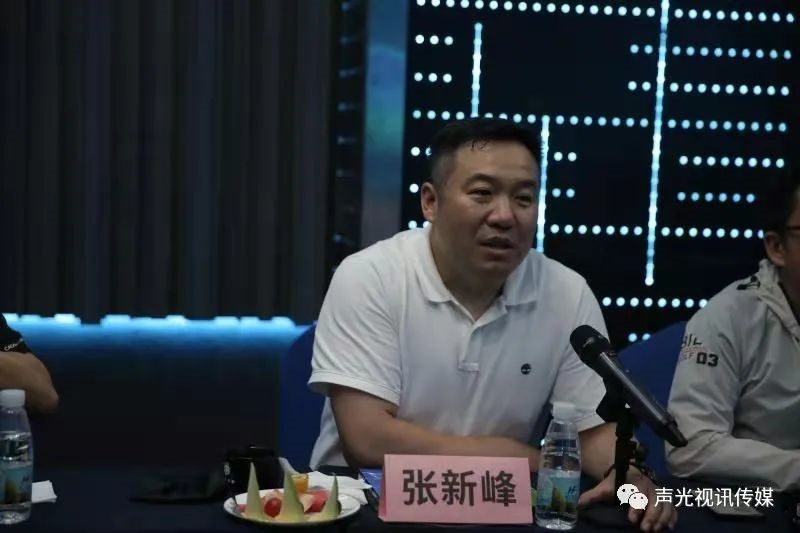 ZOBO董事长张新峰作为声光视讯行业联盟代表赴豫芒温暖灾区，传递爱心
