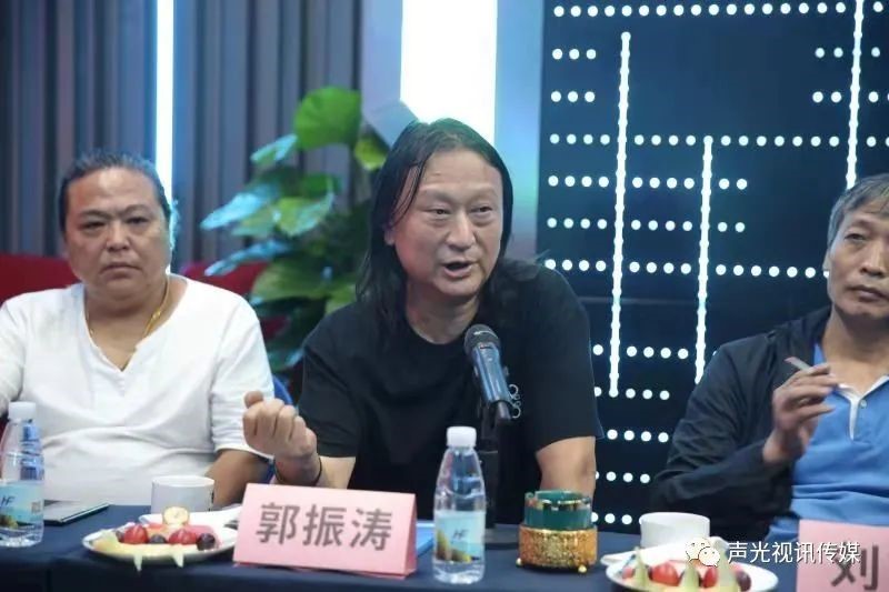 ZOBO董事长张新峰作为声光视讯行业联盟代表赴豫芒温暖灾区，传递爱心
