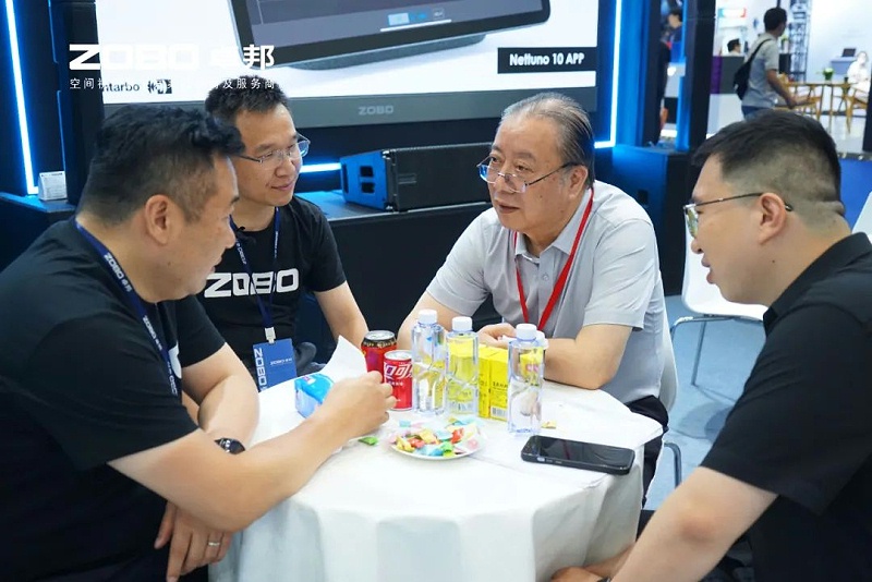 3人潮涌动，新品闪耀!ZOBO草莓污视频下载广州展首日引爆行业焦点