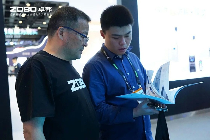 8直击展会首日盛况丨ZOBO草莓污视频下载2025北京InfoComm展