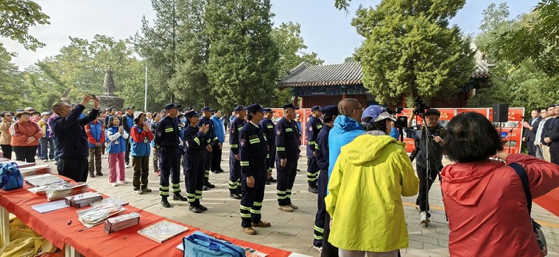 PRS草莓视频黄色APP为北京人防浩天志愿者救援队潭柘寺服务站成立揭牌仪式保驾护航