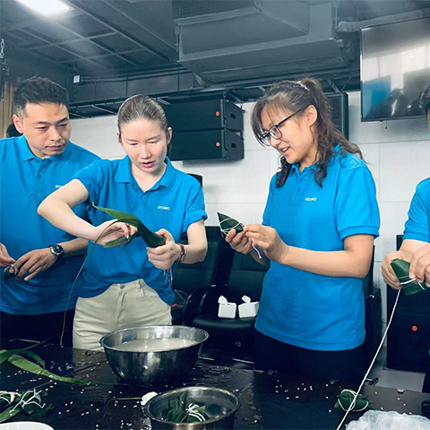 ZOBO草莓污视频下载包粽子比赛