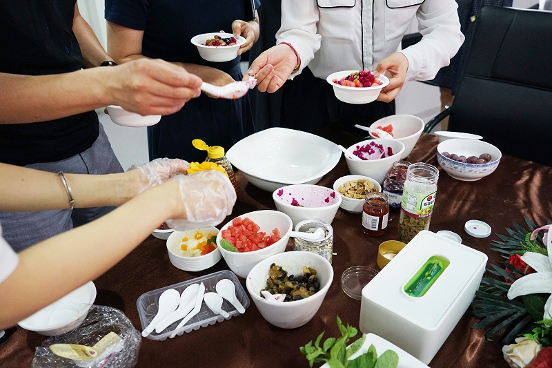 ZOBO草莓污视频下载解锁消暑美味活动