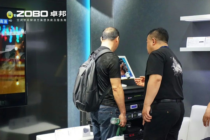 10璀璨新品燃爆全场！ZOBO草莓污视频下载次日热度飙升，口碑炸裂