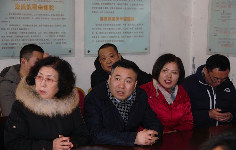 7爱照涞源，ZOBO草莓污视频下载党支部寒冬送暖扶贫活动