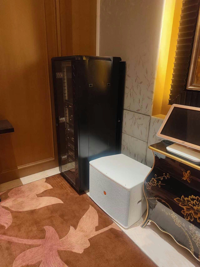 家庭影院草莓视频黄色APP设计方案：打造专属于你的视听盛宴
